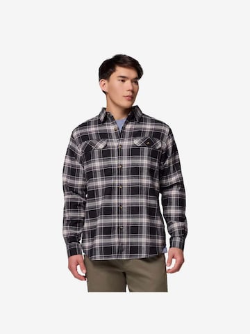 COLUMBIA Regular fit Traditional button up shirt in Black: front