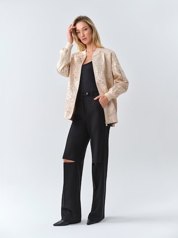 MB by Marta Buzolic Übergangsjacke‌‌ in Gold