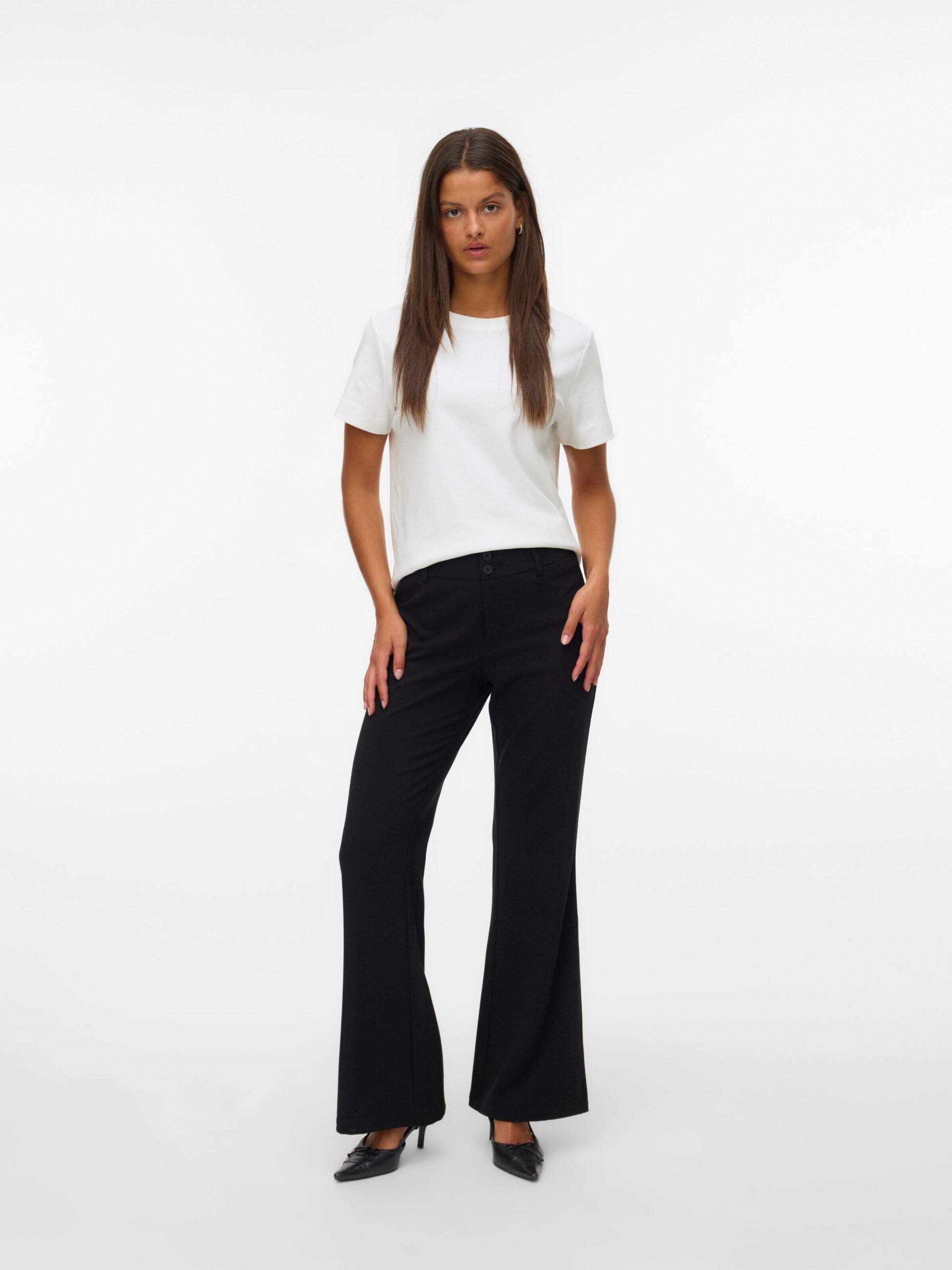 VERO MODA - Acampanado Pantalón '10336960' en negro: frente