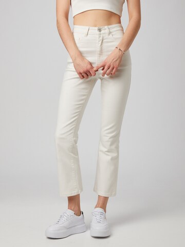 ABOUT YOU x MOGLI Regular Jeans in White: front