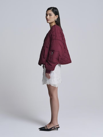 AEMMI Between-Season Jacket in Red