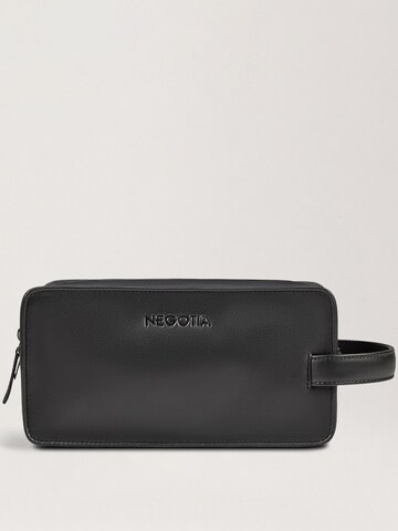 NEGOTIA Leather Toiletry Bag 'Caldre' in Black: front
