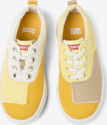 Sneaker 'Runner Four' di CAMPER in giallo