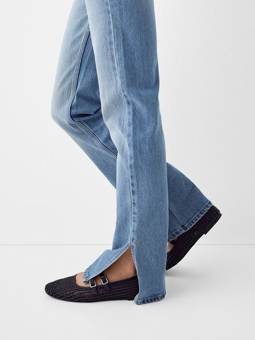 Regular Jeans de la Bershka pe albastru