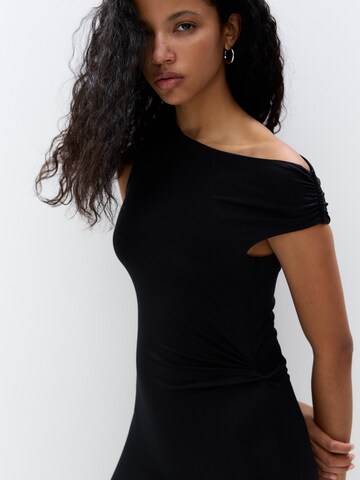 Robe Pull&Bear en noir