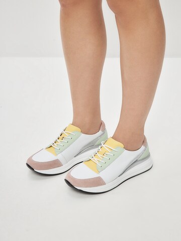 CESARE GASPARI Sneakers laag in Wit