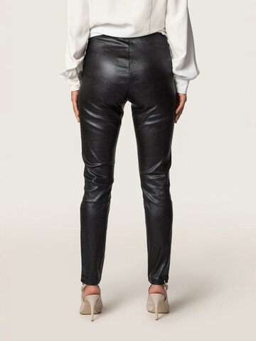 Quiosque - Slimfit Pantalón '3TP006' en negro