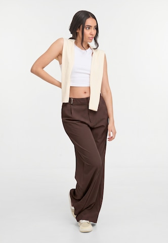 2Y Studios - Pierna ancha Pantalón plisado 'Talia' en marrón