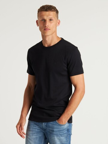 CHASIN' Shirt in Black