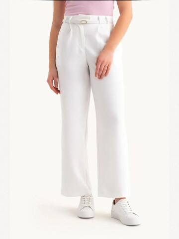 Wide leg Pantaloni di Hiccup in bianco: frontale