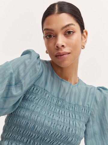 Bluză ' ILAURI ' de la b.young pe albastru