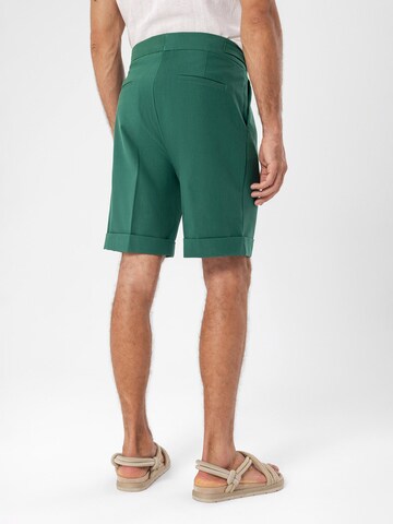 Antioch Regular Trousers in Green