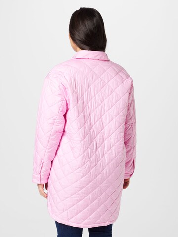 ONLY Carmakoma Ανοιξιάτικο και φθινοπωρινό παλτό 'NEWTANZIA' σε ροζ