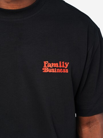 ATELIER OF FAITH Shirt 'FAMILY BUSINESS' in Schwarz