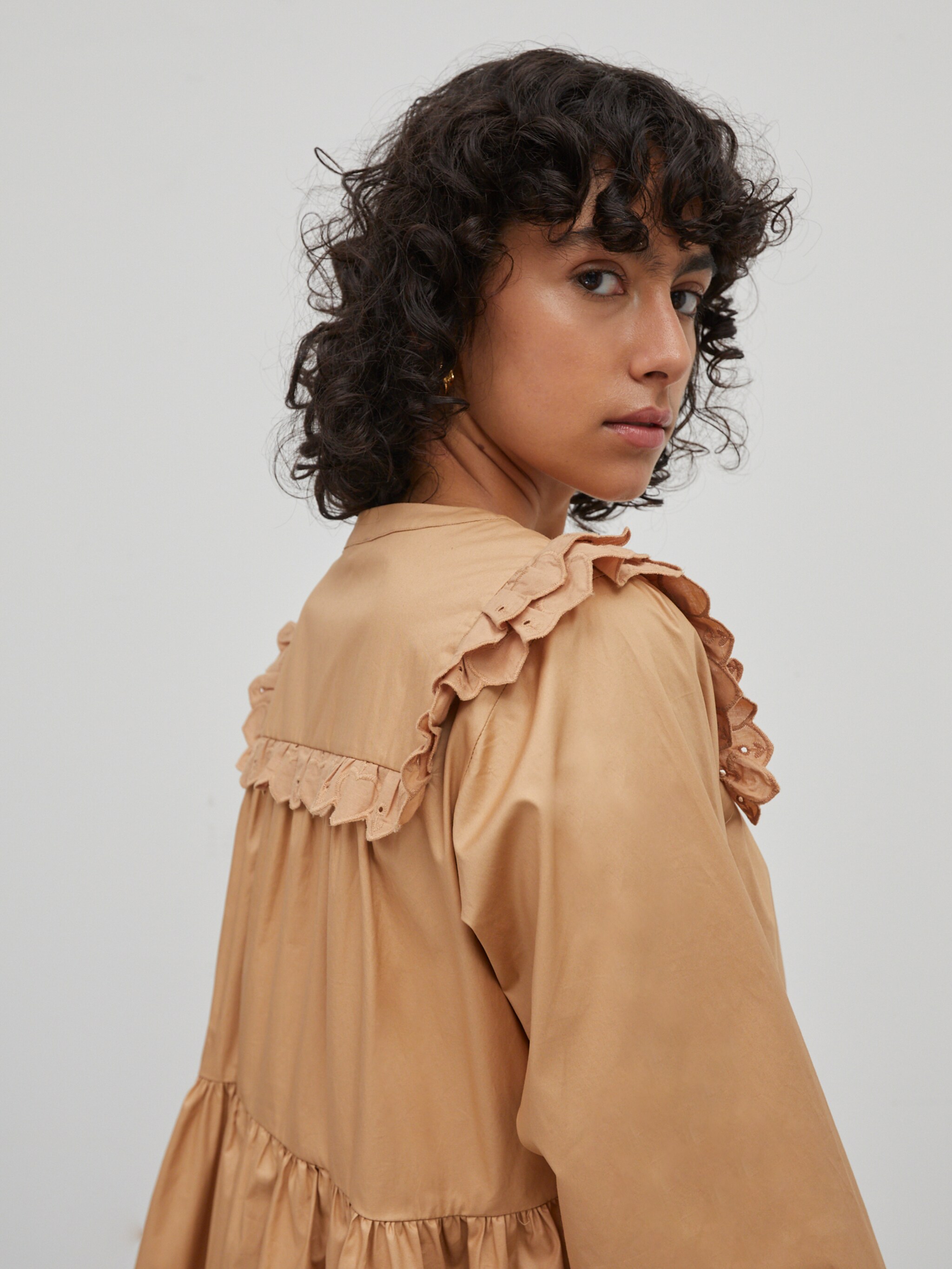 EDITED Produits Robe 'Camryn' sable