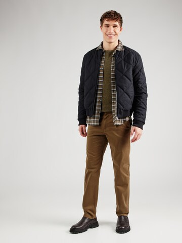 BOSS Regular Панталон Chino в зелено