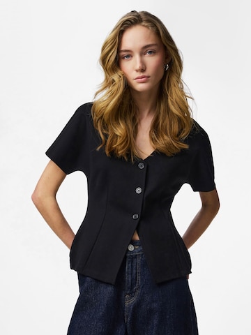 Cardigan 'PCGunhild' PIECES en noir : devant