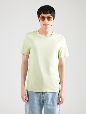 Coupe regular T-Shirt 'JAAMES' ARMEDANGELS en vert : devant