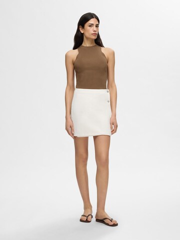SELECTED Top in Brown