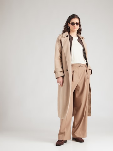 Tricou de la Mavi pe bej