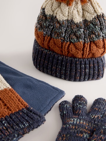 Set de la Next pe albastru