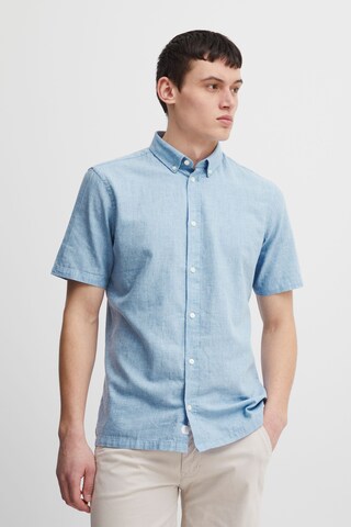 Casual Friday - Regular Fit Camisa 'Anton' em azul: frente