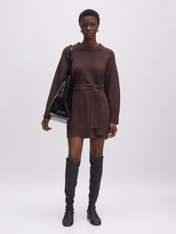 EDITED Kleid 'Mariana' (GRS) in Braun
