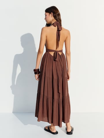 Bershka Kleid 'VESTIDO' in Braun