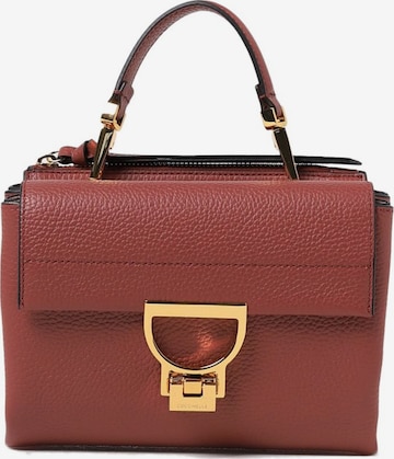 Coccinelle Schoudertas 'Arlettis Handbag Grained Leather' in Bruin: voorkant