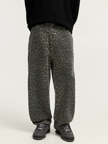 Pull&Bear Loosefit Jeans in Grau: Vorderseite