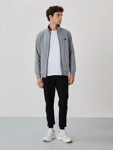 Survêtement Tommy Life en gris