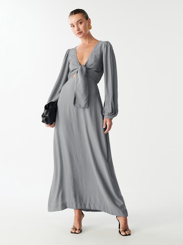 Rochie 'FRESCA' de la St MRLO pe gri