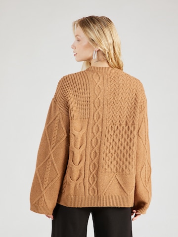 Guido Maria Kretschmer Women Pullover 'Leslie' in Braun: zadná strana