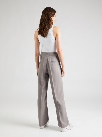 Noisy may - Loosefit Pantalón de pinzas 'DEBBIE' en gris