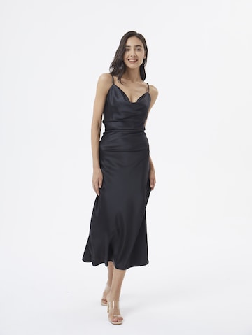 AIKI KEYLOOK Cocktail dress in Black