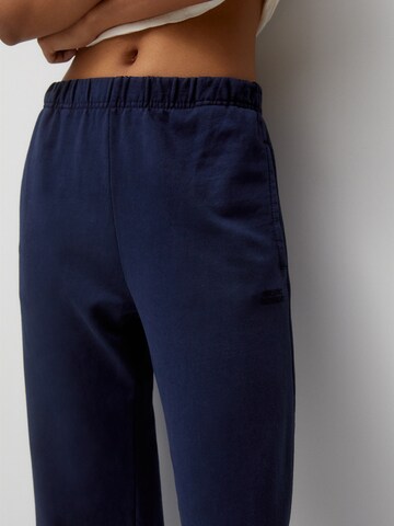 Tapered Pantaloni di Pull&Bear in blu