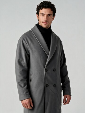 Antioch Winter Coat in Grau