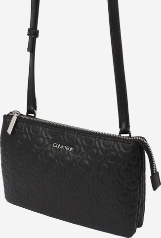 Calvin Klein - Bolso de hombro en negro