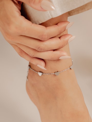 Gioiello per i piedi 'Hearts' di Hey Happiness in argento: frontale