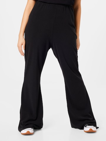 Nasty Gal Plus - Bootcut Calças em preto: frente