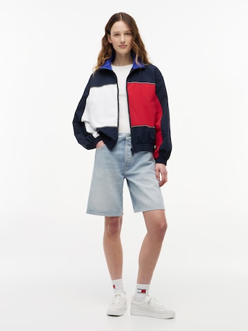 Tommy Jeans Демисезонная куртка в Синий