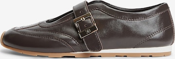 TOMMY HILFIGER Sneaker in Braun: Vorderseite