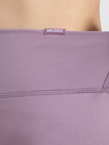 Smilodox Slimfit Shorts ' Etty ' in Lila