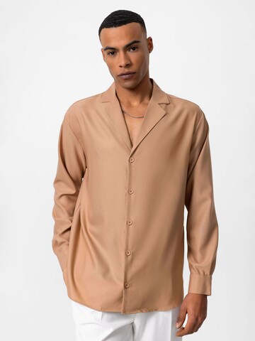 Antioch Regular Fit Hemd in Braun: Vorderseite