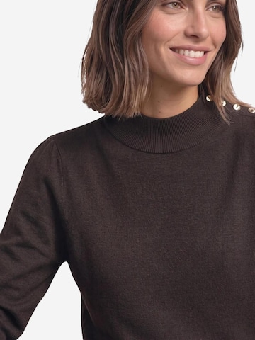Pullover 'feminine sweater_button detail 304052' di STREET ONE in marrone