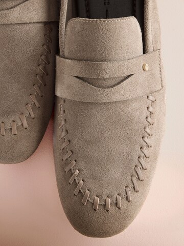 B by Ted Baker Slipper i grå