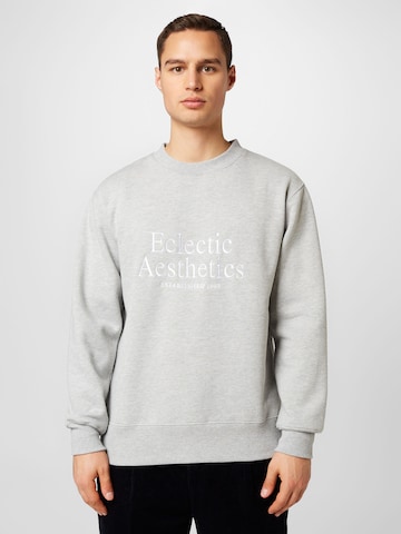 Sweat-shirt minimum en gris : devant