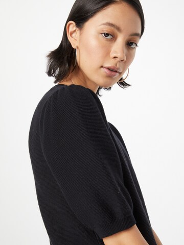 GAP Sweater in Black