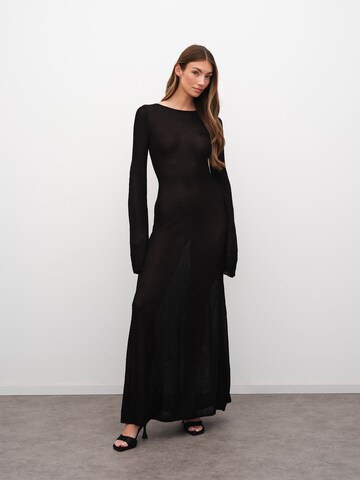 RÆRE by Lorena Rae Úpletové šaty 'Medea' – černá: přední strana