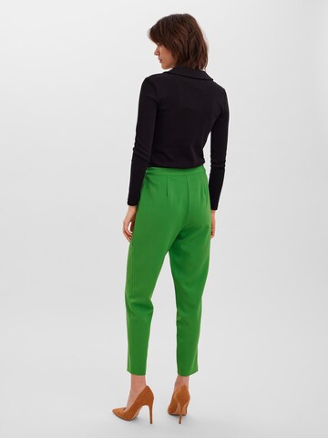Regular Pantaloni 'Rue' de la VERO MODA pe verde